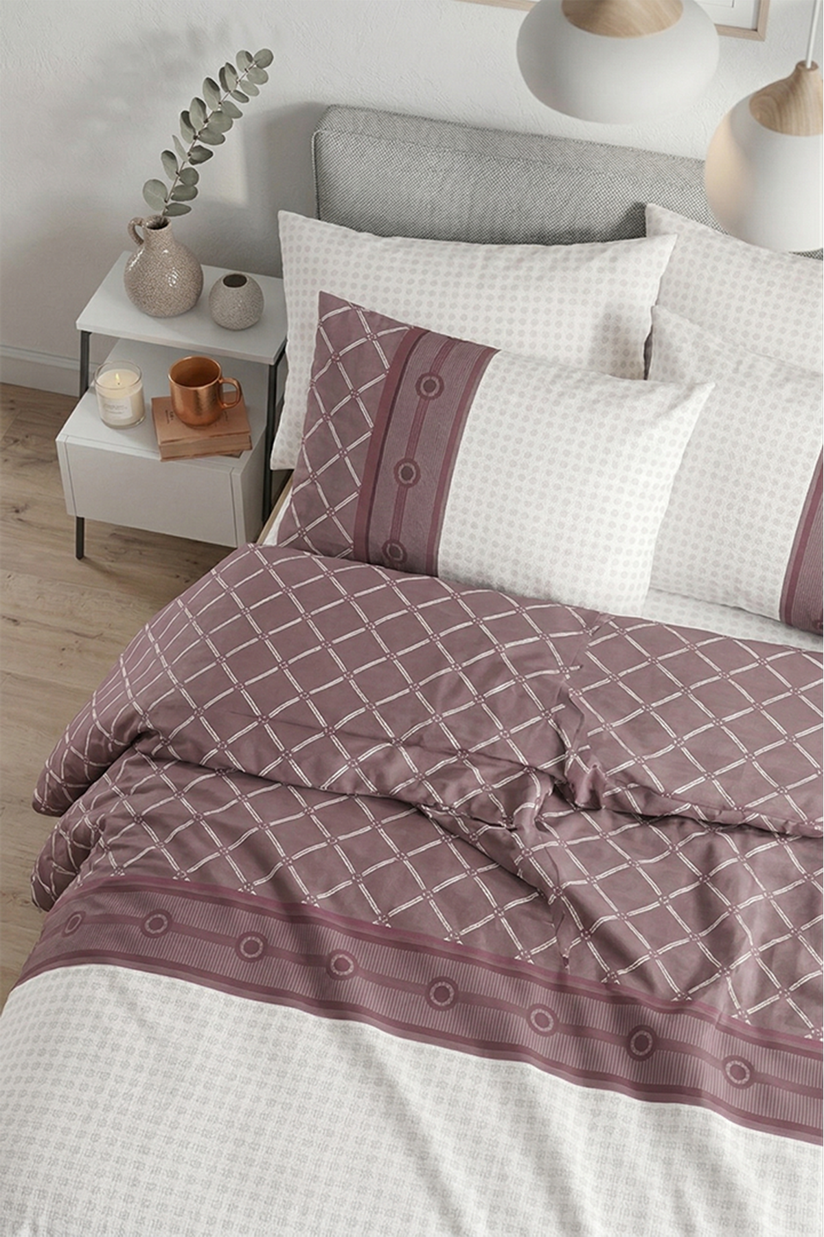 Yelda %100 Pamuklu Çift Kişilik Lastikli (Fitted) Nevresim Takımı 200x220 cm